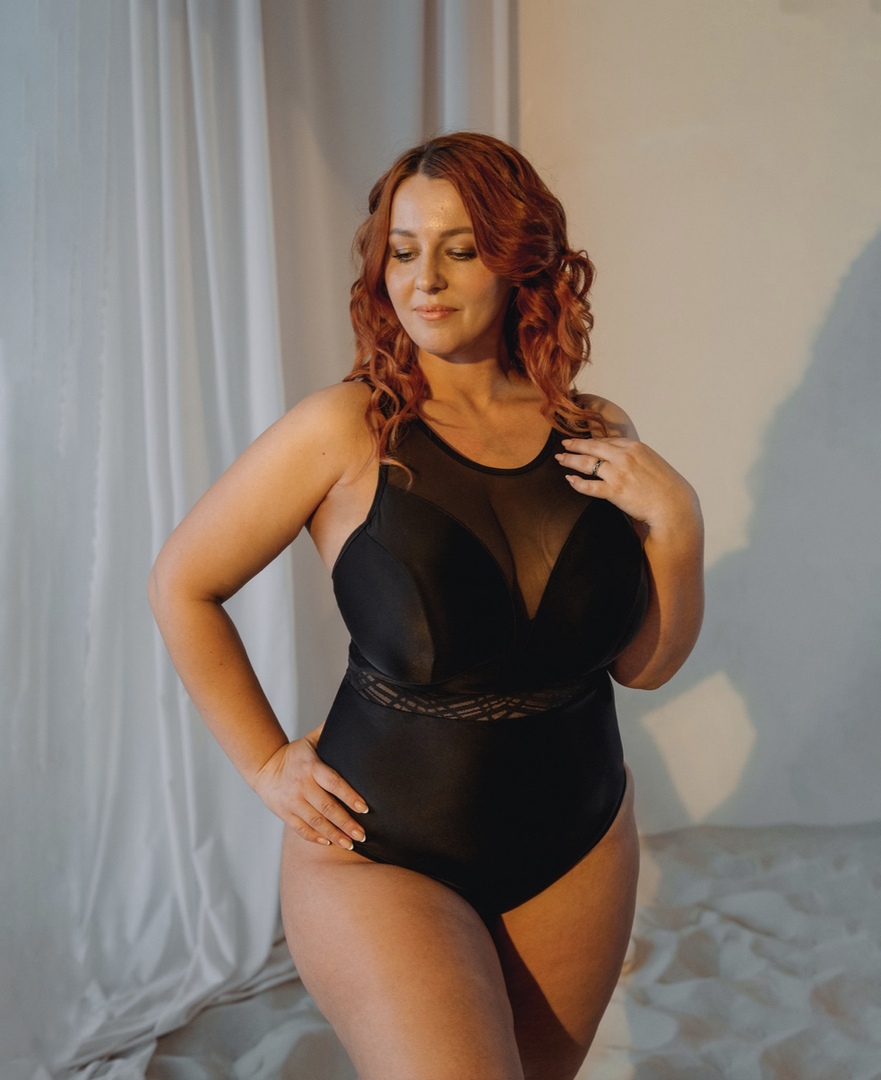 Onyx Chic Moulded Plunge One Piece Swimsuit (BLACK, 70H)